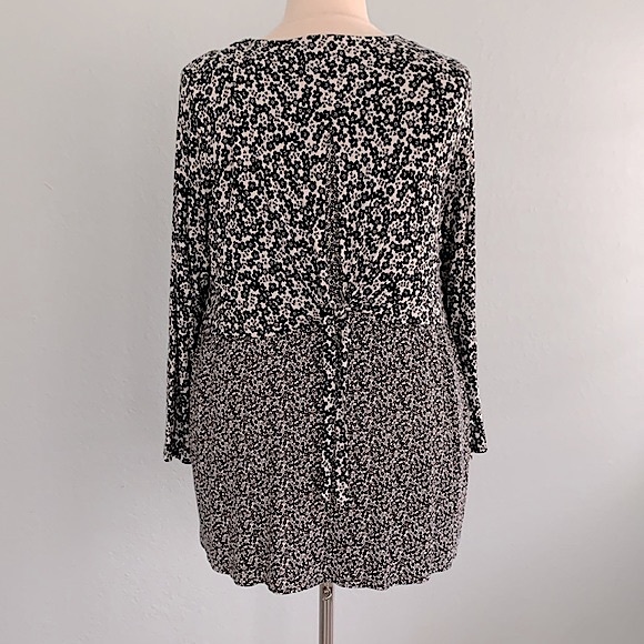 J Jill Wearever Multi Print Cape Back Tunic - Picture 7 of 14